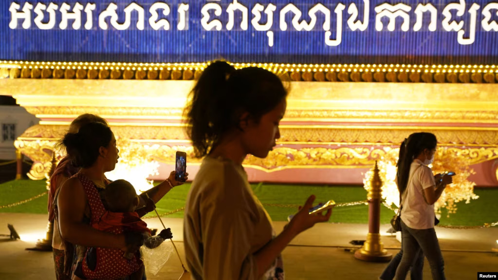 Cambodia’s Internet Gateway Ushers in Silence, Media Say